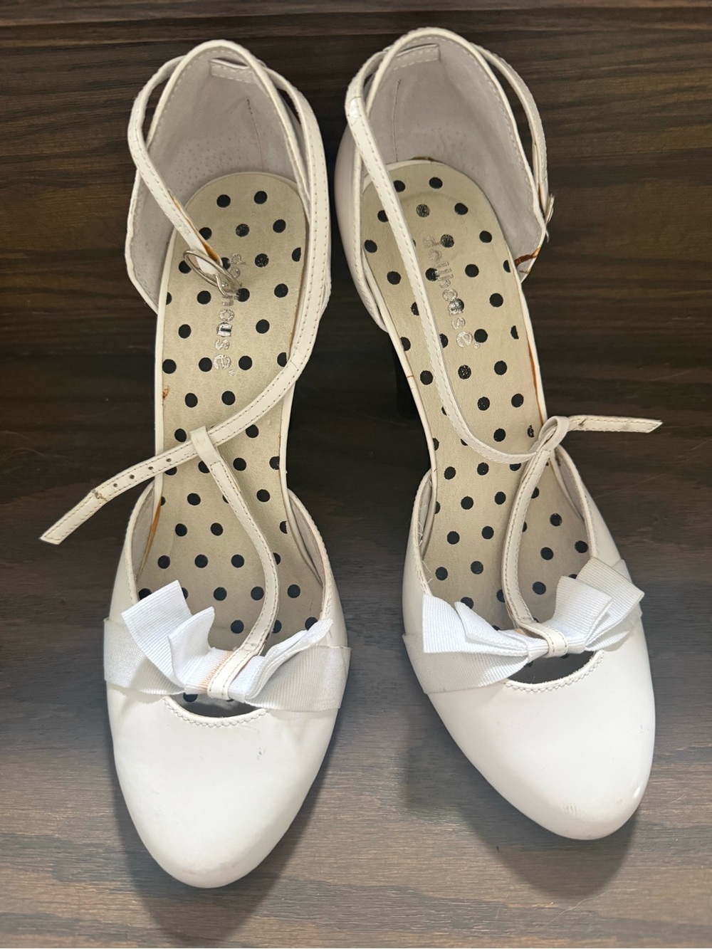 Women’s white Bow Ankle-Strap heels size 7.5